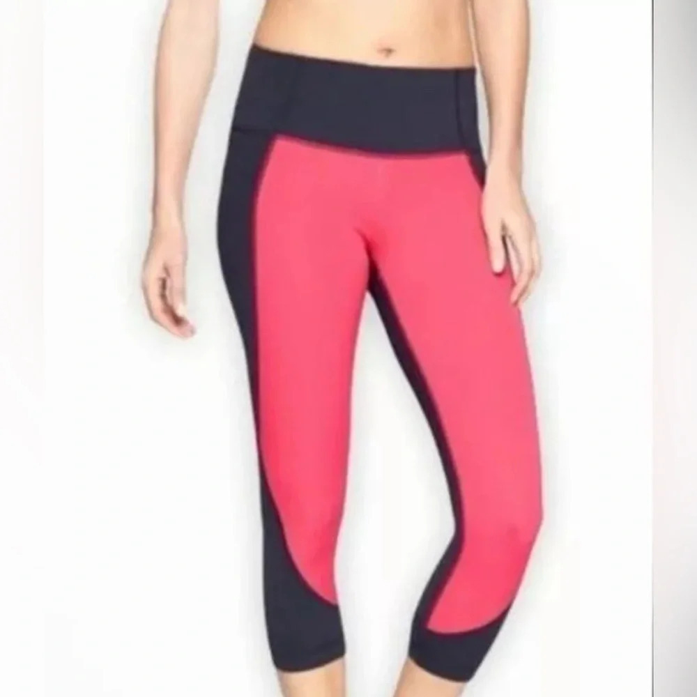Athleta COLORBLOCK SALUTATION CAPRI xs Color: Summer Azalea/ Navy‎